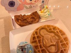 玲娜贝儿华夫饼配苹果香草冰淇淋-IL paperino帕帕里诺冰激凌