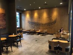 大堂-星巴克臻选(舟山凯虹广场店)