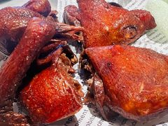 蝴蝶里招牌乳鸽-蝴蝶里·粤菜·点心(滨江龙湖店)