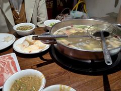 -乡土黄·鲜牛肉火锅·小龙虾(兴业街店)