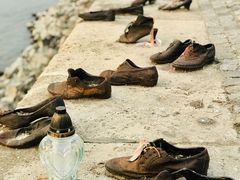 -多瑙河畔鞋履雕塑