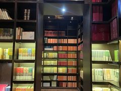 -钟书阁(松江泰晤士小镇店)