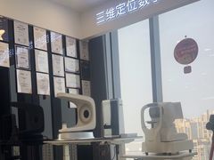 -三目眼镜·蔡司视觉合作店(青浦宝龙店)