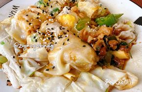 Minced Meat and Egg on Noodles