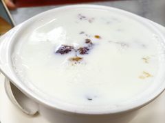 椰汁炖桃胶-黄师奶甜品店