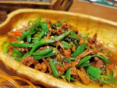 小炒黄牛肉-老滇山寨•云南特色菜•地方菜•民族风情歌舞表演(金碧店)