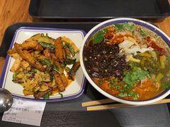 -云阿蛮云南生烫牛肉米线(奉贤路店)