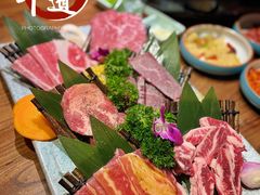 黑牛六拼-明洞阿姨·韩式酱蟹烤肉·创意料理(三元桥店)