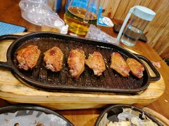 料理烤焦香翅中-老东镇啤酒屋海鲜加工·蒸汽海鲜·海鲜烧烤(台东店)