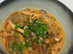 沙蒜烧豆面-荣轩(新荣记环球金融中心店)