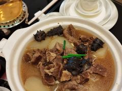 萝卜牛腩炖辽参-亢龙太子酒轩(东湖店)