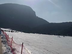 -济南卧虎山滑雪场