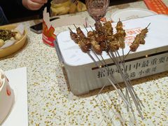 -小董哥烤串·爆汁大油边(故宫店)