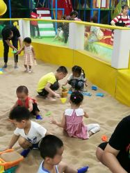 -维佳童话镇演出现场(徐东店)