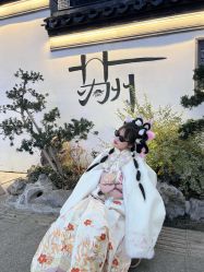 -一揽芳华汉服旗袍体验馆(拙政园店)