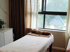 -莱蔻·圣灸堂·推拿艾灸(天山店)