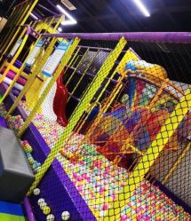 -蹦贝运动中心·蹦床·攀岩·闯关(龙岗店)