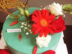 邂逅鲜花双层蛋糕-艾加柒克蛋糕茶歇甜品台(春熙路店)