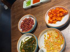 -明洞阿姨·韩式酱蟹烤肉·创意料理(三元桥店)