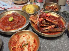 -草家酱蟹炭火烤肉店(珲春南路二店)