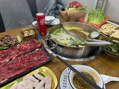 酸汤鸳鸯锅-刘少华贵州小黄牛·鲜牛肉火锅(总店)