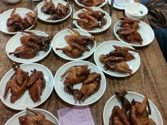 红烧乳鸽-煲煲掂风味煲仔饭餐厅(西区店)