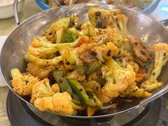 -鹤乡东北菜(崮山路店)