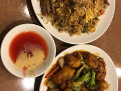 -Golden Gong Chinese Restaurant