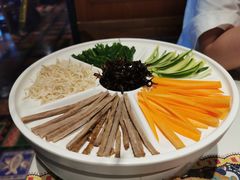 -云海肴·汽锅鸡·云南菜(天山百盛优客店)