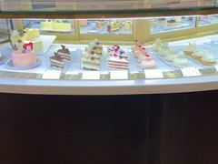 面包甜点陈列柜-PAUL LAFAYET 法式甜品(港汇广场店)