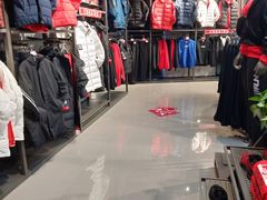 -王府井奥莱临潼小镇(临潼店)
