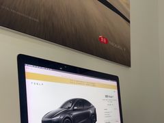 -TESLA 特斯拉(上海太古汇体验店)