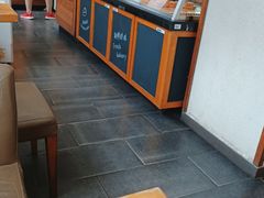 面包甜点陈列柜-皇冠幸福里动物奶油生日蛋糕(古田二路店)