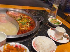 -憨孃孃·重庆老火锅(红山黑金店)