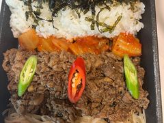 铁锹辣汁烤牛肉饭-七楽·韩式欢聚餐厅 치르치르(龙泉驿万达店)