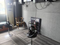 -VR 间客漫·PS电玩·虚拟现实包间游戏电竞(街道口店)