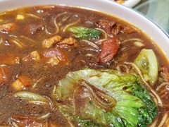 猪肉炖粉条-东北哈尔滨酱骨头馆房掌柜铁锅炖