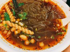 嗖嗖酸辣粉-甲乙饼·北京手工肉饼(西直门凯德茂店)