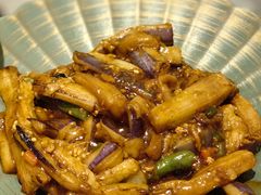马鲛咸鱼茄子煲-九龙茶记·粤式餐厅融合菜(鹭江店)