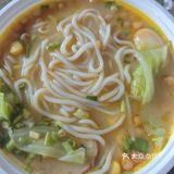 来一碗热腾腾的金汤米线
