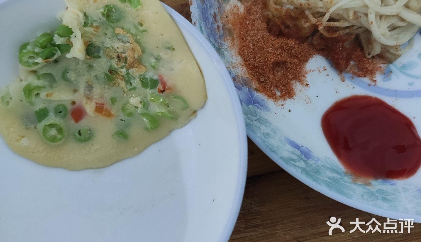 自己动手丰衣足食。 豇豆饼，加了鲜牛奶，豇豆粒