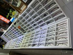 -臻美视爵眼镜·明月·依视路·蔡司折扣店(广渠门店)