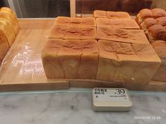 -HOT CRUSH趁热集合·现烤面包(环球港店)