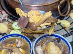 -阿山卓·野生菌火锅·纳西火塘烤肉