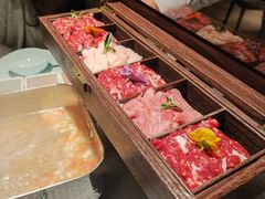 -左庭右院鲜牛肉火锅黑金店(陆家嘴中心店)