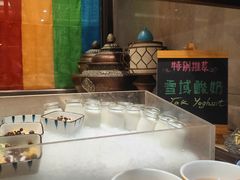 -西藏饭店·亚克·食光自助餐厅(文殊院店)