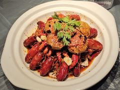 -肥肥虾庄·金牌油焖大虾(汉街总部国际店)