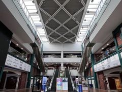 -燕莎奥特莱斯购物中心