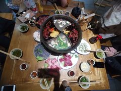 -白乐天毛肚火锅馆(解放碑店)