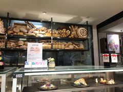 面包甜点陈列柜-欧式面包坊(青岛万象城店)